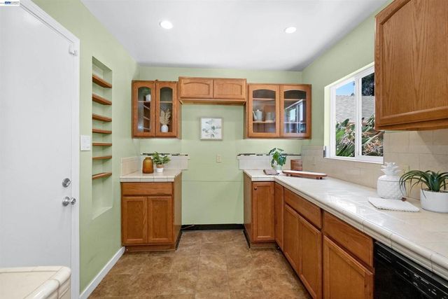 25826 Bryn Mawr Ave, Hayward, CA 94542