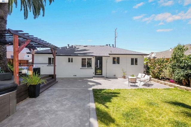 25826 Bryn Mawr Ave, Hayward, CA 94542