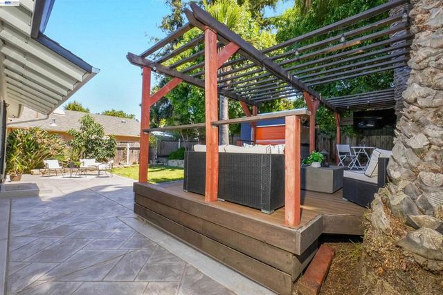 25826 Bryn Mawr Ave, Hayward, CA 94542