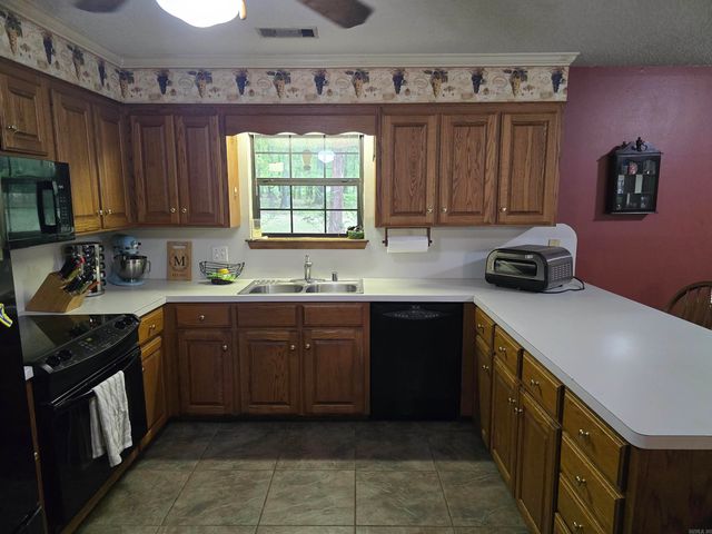 3 Holly Lane, Conway, AR 72032