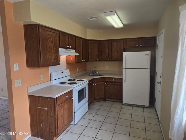 641 W La Pasadita Street, Tucson, AZ 85705