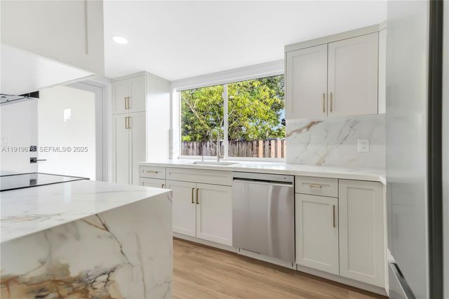 6499 SW 39th St 1, Miami, FL 33155