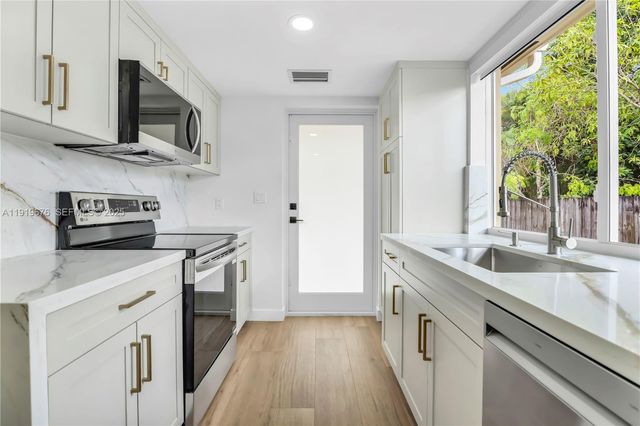 6499 SW 39th St 1, Miami, FL 33155