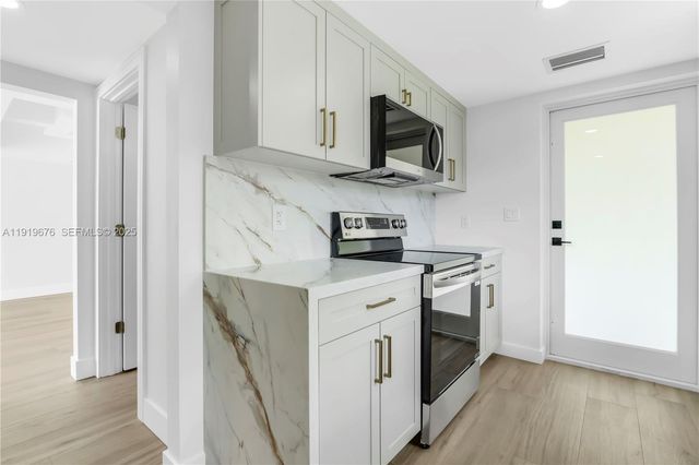 6499 SW 39th St 1, Miami, FL 33155