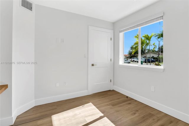 6499 SW 39th St 1, Miami, FL 33155