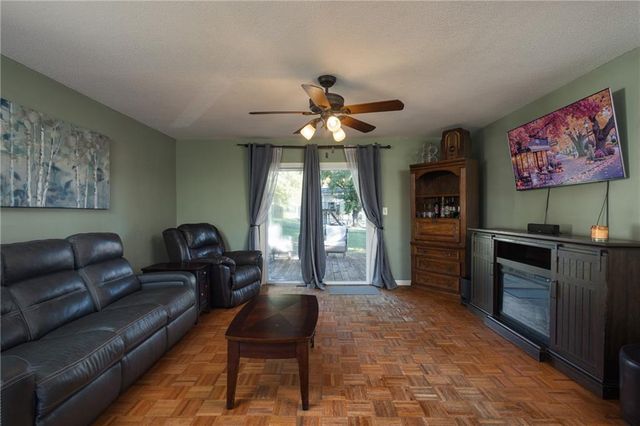 16904 E 35th Terrace S, Independence, MO 64055