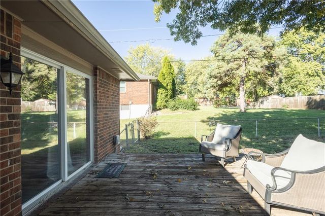 16904 E 35th Terrace S, Independence, MO 64055