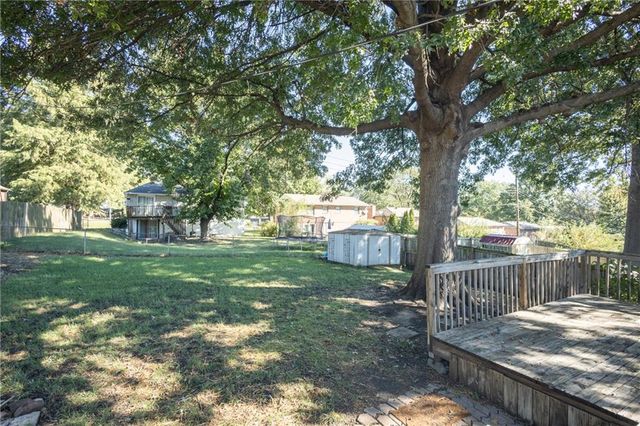 16904 E 35th Terrace S, Independence, MO 64055