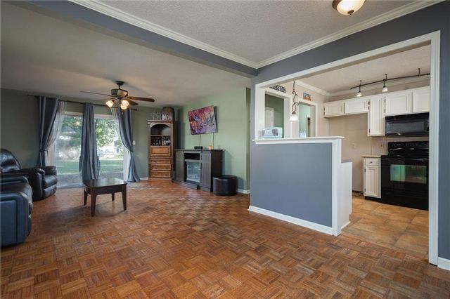16904 E 35th Terrace S, Independence, MO 64055