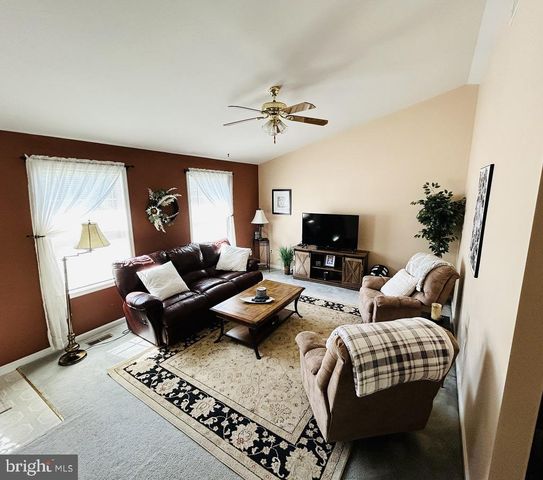 571 HOOKER DR, Gettysburg, PA 17325
