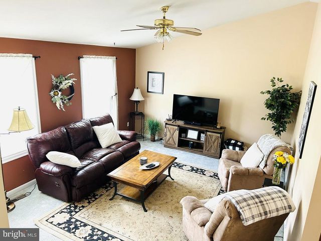 571 HOOKER DR, Gettysburg, PA 17325