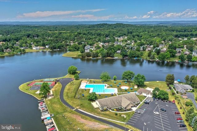 571 HOOKER DR, Gettysburg, PA 17325