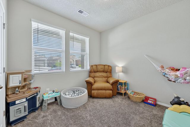4532 Skyline Loop NE, Rio Rancho, NM 87144