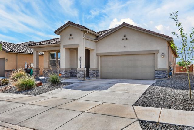 4532 Skyline Loop NE, Rio Rancho, NM 87144