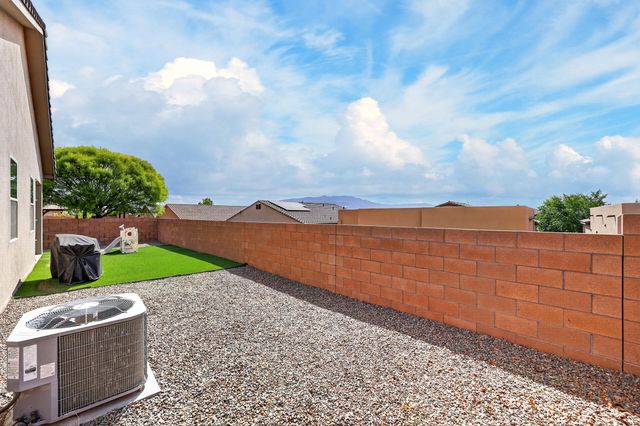 4532 Skyline Loop NE, Rio Rancho, NM 87144