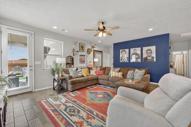 4532 Skyline Loop NE, Rio Rancho, NM 87144