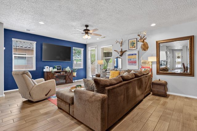 4532 Skyline Loop NE, Rio Rancho, NM 87144