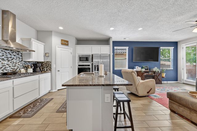 4532 Skyline Loop NE, Rio Rancho, NM 87144