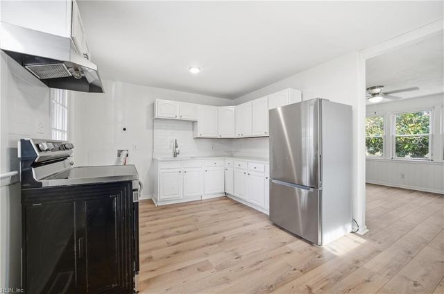 600 Tekoa RD, Chesapeake, VA 23325