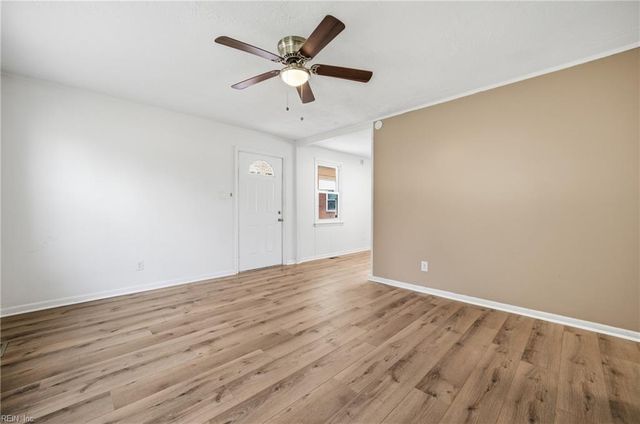 600 Tekoa RD, Chesapeake, VA 23325