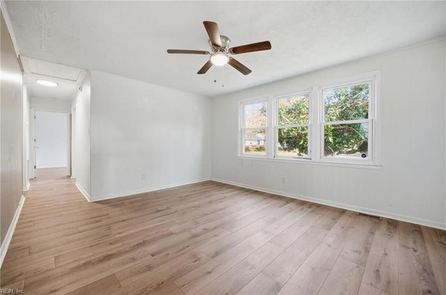 600 Tekoa RD, Chesapeake, VA 23325