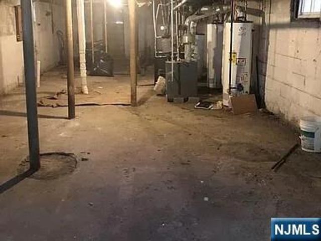 69 Hobson Street, Newark, NJ 07112
