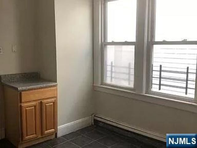 69 Hobson Street, Newark, NJ 07112