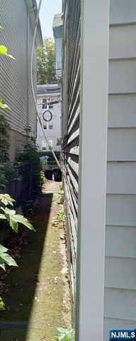 69 Hobson Street, Newark, NJ 07112