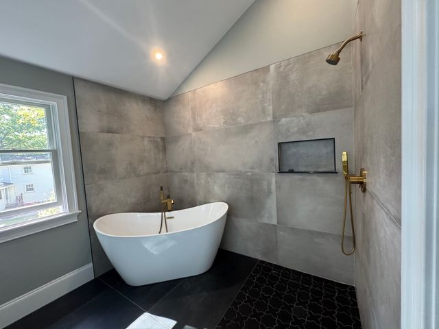 12 Bronx Rd, Boston, MA 02132