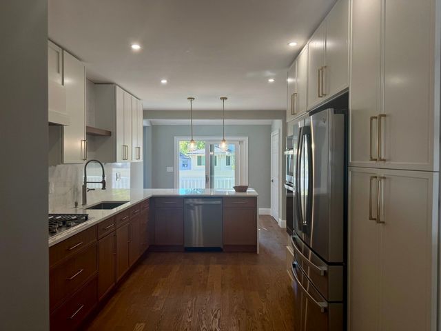 12 Bronx Rd, Boston, MA 02132