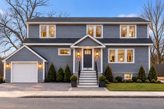 12 Bronx Rd, Boston, MA 02132