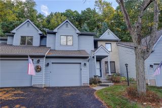 4 Colonial Circle, Perinton, NY 14450