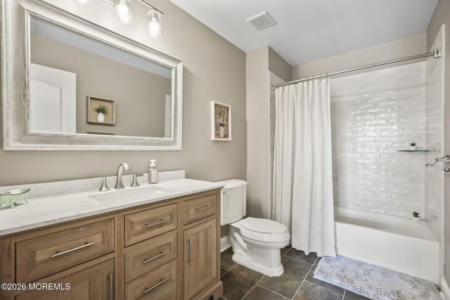 16 Angel Court, Howell, NJ 07731