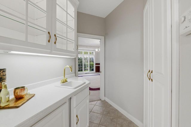 384 Ledgewood DRIVE, Fond Du Lac, WI 54937
