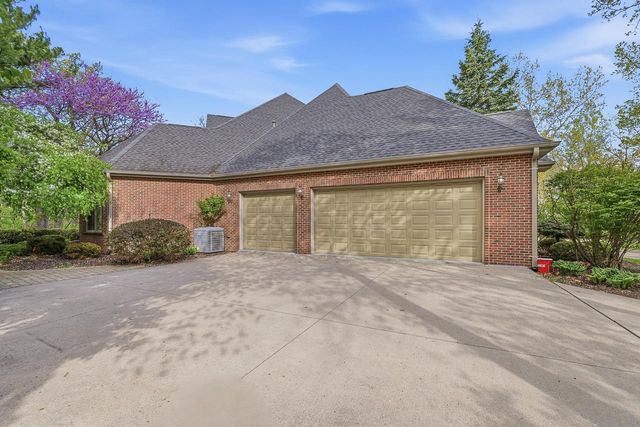 384 Ledgewood DRIVE, Fond Du Lac, WI 54937