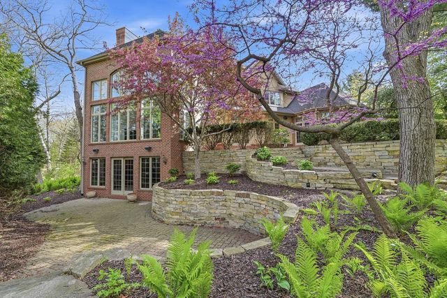 384 Ledgewood DRIVE, Fond Du Lac, WI 54937