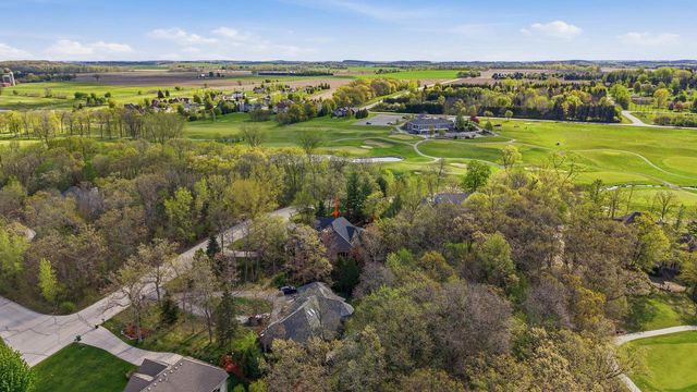 384 Ledgewood DRIVE, Fond Du Lac, WI 54937