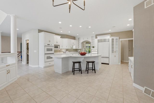 384 Ledgewood DRIVE, Fond Du Lac, WI 54937