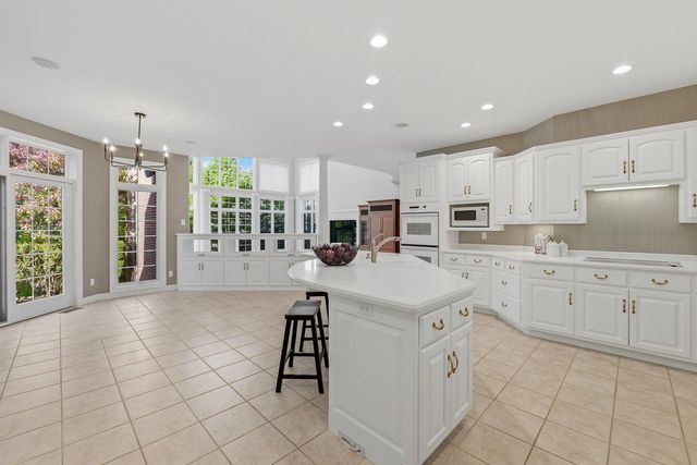 384 Ledgewood DRIVE, Fond Du Lac, WI 54937