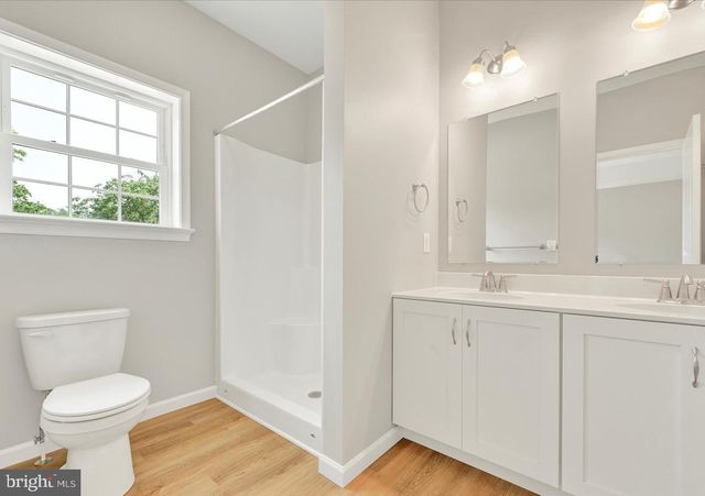 8 LANTERN CT, Carlisle, PA 17013