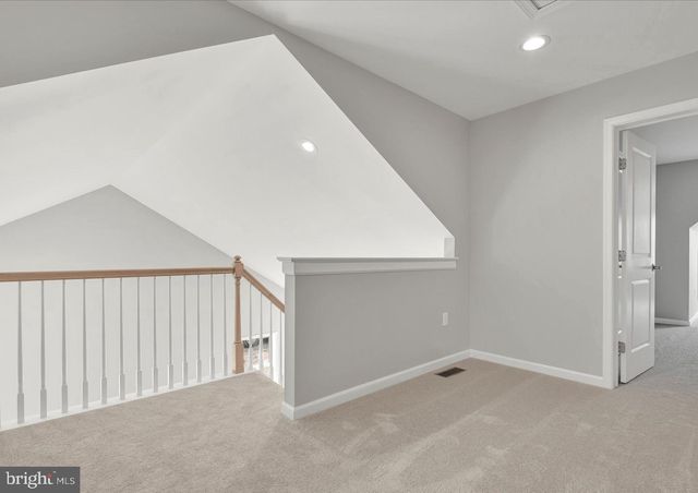 8 LANTERN CT, Carlisle, PA 17013