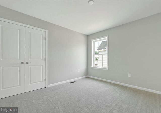 8 LANTERN CT, Carlisle, PA 17013