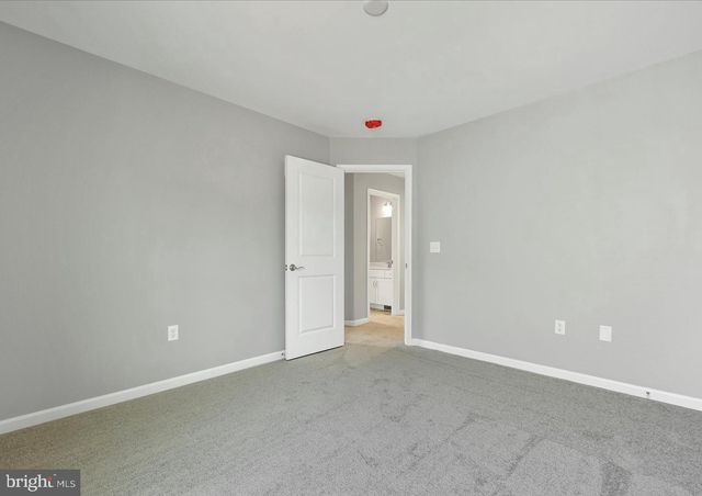 8 LANTERN CT, Carlisle, PA 17013