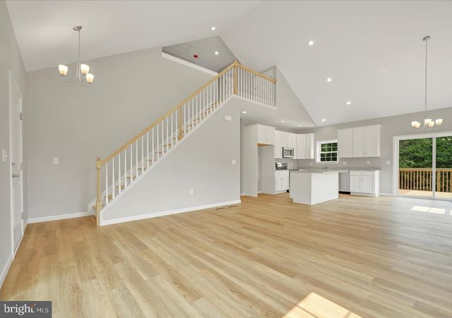 8 LANTERN CT, Carlisle, PA 17013