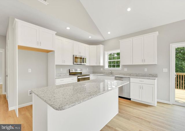 8 LANTERN CT, Carlisle, PA 17013