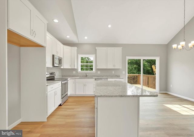 8 LANTERN CT, Carlisle, PA 17013