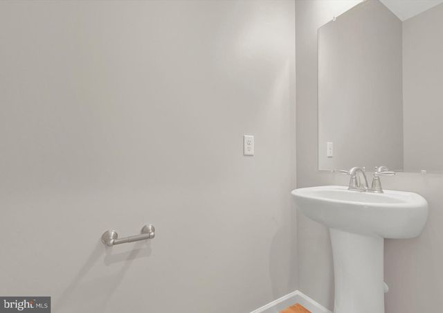 8 LANTERN CT, Carlisle, PA 17013