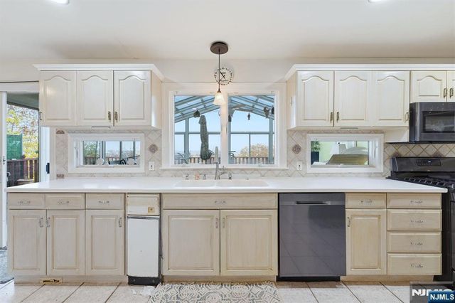 703 Stewart Street, Ridgefield, NJ 07657