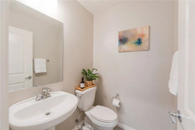16895 Airport 107, Huntington Beach, CA 92649