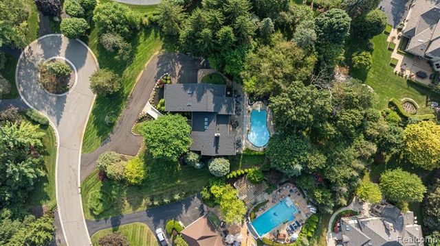 4884 Cider Hill Drive, Rochester, MI 48306